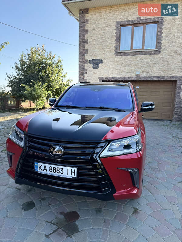 Позашляховик / Кросовер Lexus LX 2017 в Чернівцях