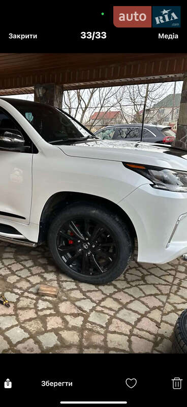 Позашляховик / Кросовер Lexus LX 2017 в Чернівцях