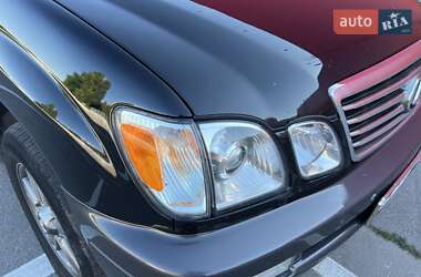Позашляховик / Кросовер Lexus LX 2005 в 