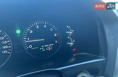 Позашляховик / Кросовер Lexus LX 2005 в 