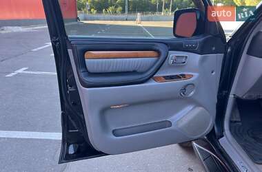 Позашляховик / Кросовер Lexus LX 2005 в 