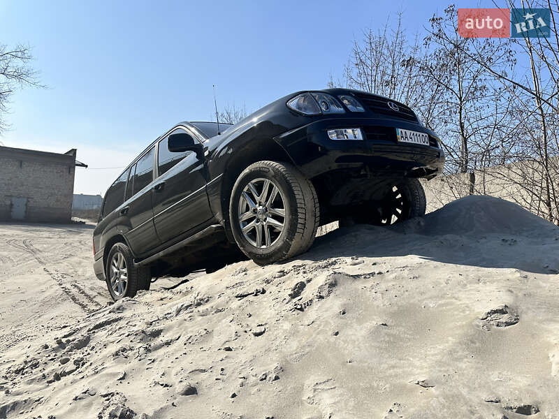 Позашляховик / Кросовер Lexus LX 2005 в Києві
