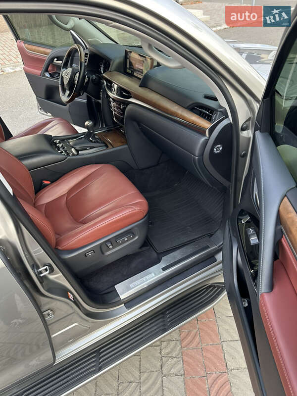 Позашляховик / Кросовер Lexus LX 2016 в Дніпрі фото 38 Позашляховик / Кросовер Lexus LX 2016 в Дніпрі