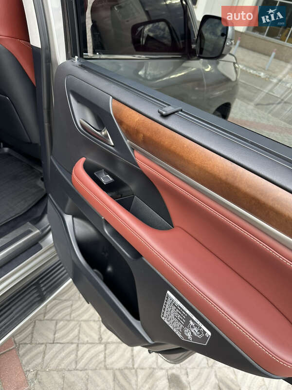 Позашляховик / Кросовер Lexus LX 2016 в Дніпрі фото 27 Позашляховик / Кросовер Lexus LX 2016 в Дніпрі