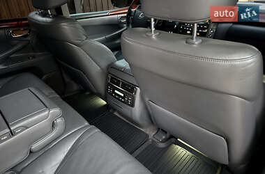 Позашляховик / Кросовер Lexus LX 2010 в 
