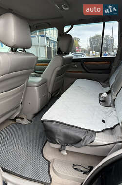 Позашляховик / Кросовер Lexus LX 2005 в 