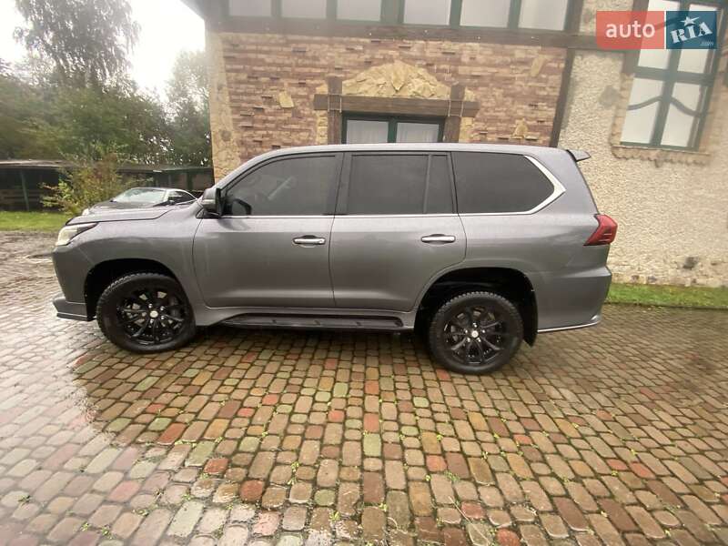 Позашляховик / Кросовер Lexus LX 2016 в Івано-Франківську