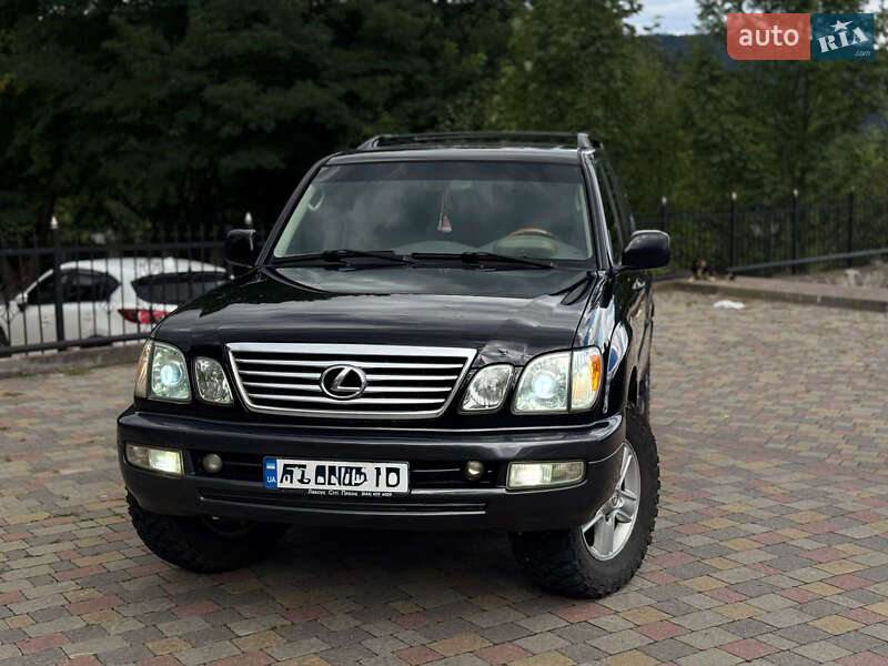 Lexus LX 2005