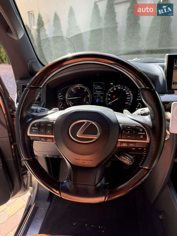 Позашляховик / Кросовер Lexus LX 2017 в Івано-Франківську