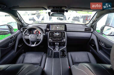 Позашляховик / Кросовер Lexus LX 2024 в 