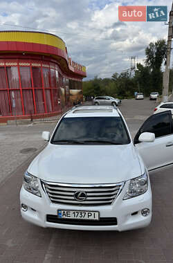 Позашляховик / Кросовер Lexus LX 2008 в 