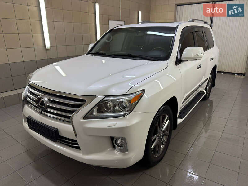 Позашляховик / Кросовер Lexus LX 2012 в 
