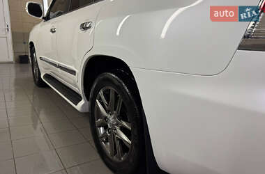 Позашляховик / Кросовер Lexus LX 2012 в 