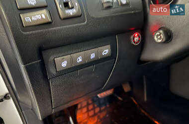 Позашляховик / Кросовер Lexus LX 2012 в 