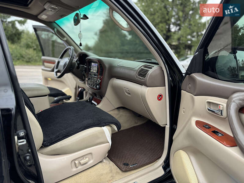 Внедорожник / Кроссовер Lexus LX 2002 в Надворной