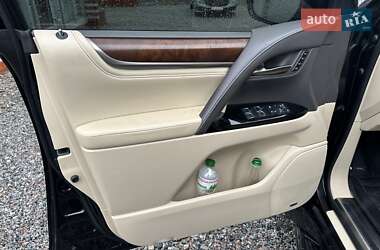 Позашляховик / Кросовер Lexus LX 2015 в 