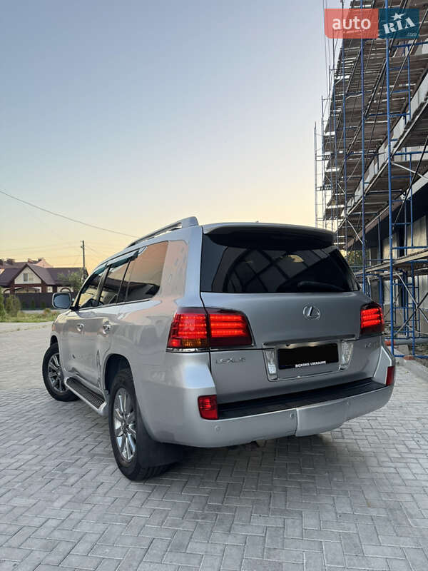 Позашляховик / Кросовер Lexus LX 2008 в Прилуках
