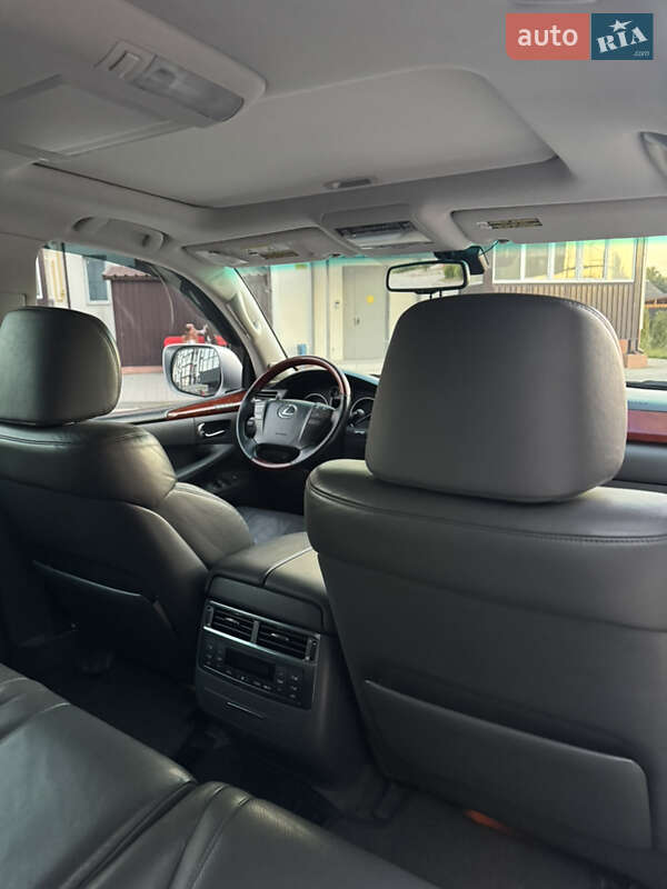 Позашляховик / Кросовер Lexus LX 2008 в Прилуках
