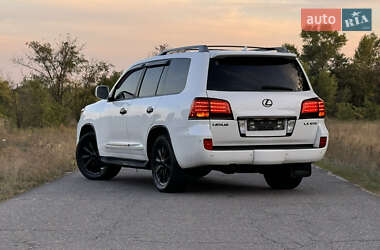 Позашляховик / Кросовер Lexus LX 2008 в 