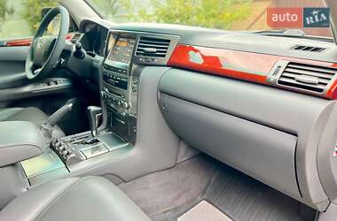 Позашляховик / Кросовер Lexus LX 2008 в 