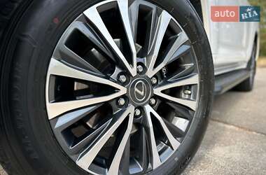 Позашляховик / Кросовер Lexus LX 2022 в 