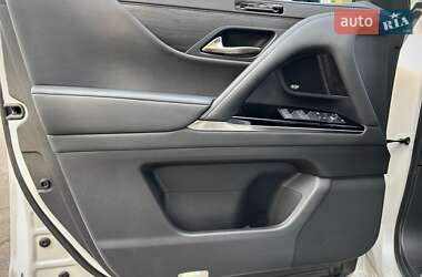 Позашляховик / Кросовер Lexus LX 2022 в 