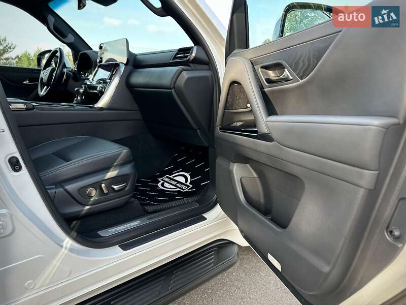 Внедорожник / Кроссовер Lexus LX 2022 в Киеве