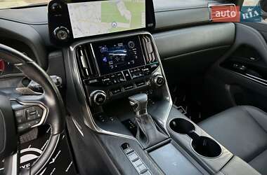 Позашляховик / Кросовер Lexus LX 2022 в 