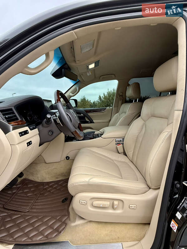 Позашляховик / Кросовер Lexus LX 2016 в Києві