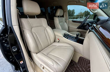 Позашляховик / Кросовер Lexus LX 2016 в 