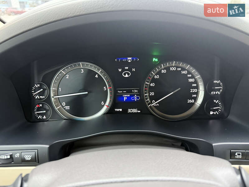 Позашляховик / Кросовер Lexus LX 2016 в Києві