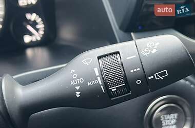 Позашляховик / Кросовер Lexus LX 2018 в 