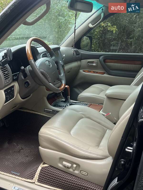 Внедорожник / Кроссовер Lexus LX 2004 в Броварах