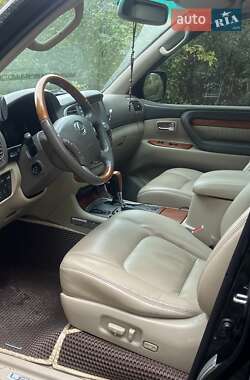 Позашляховик / Кросовер Lexus LX 2004 в 