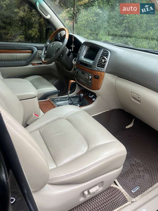 Внедорожник / Кроссовер Lexus LX 2004 в Броварах