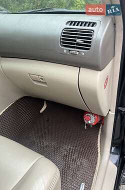 Позашляховик / Кросовер Lexus LX 2004 в 