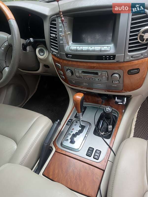 Внедорожник / Кроссовер Lexus LX 2004 в Броварах