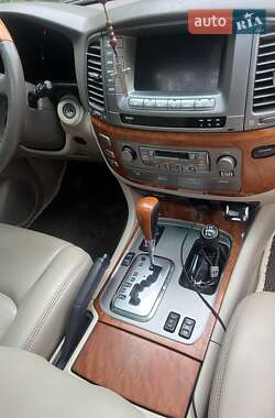 Позашляховик / Кросовер Lexus LX 2004 в 