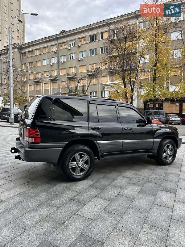 Внедорожник / Кроссовер Lexus LX 2004 в Киеве