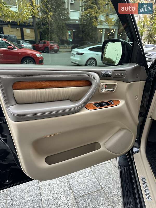 Внедорожник / Кроссовер Lexus LX 2004 в Киеве