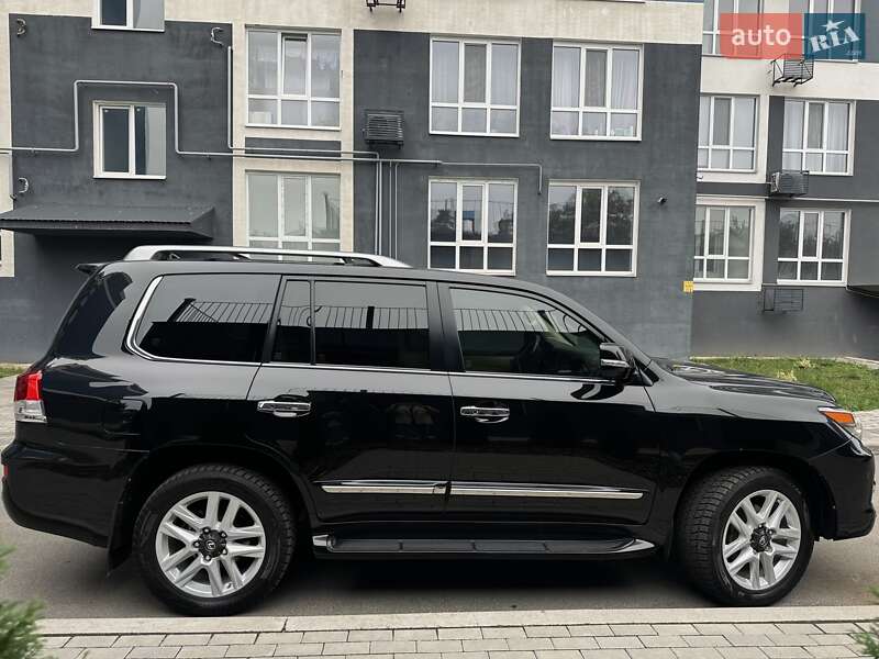 Позашляховик / Кросовер Lexus LX 2015 в Чернігові