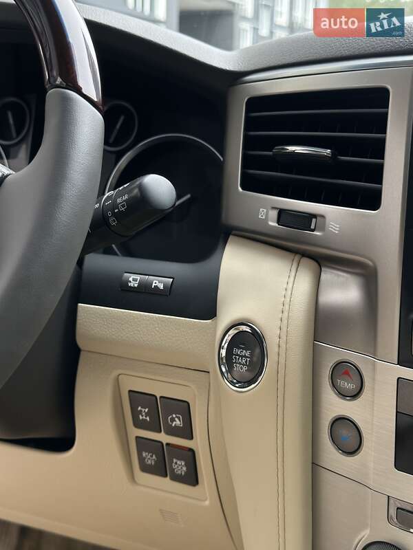 Позашляховик / Кросовер Lexus LX 2015 в Чернігові
