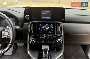 Позашляховик / Кросовер Lexus LX 2022 в 