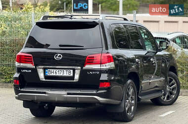 Позашляховик / Кросовер Lexus LX 2014 в 