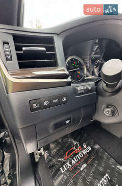 Внедорожник / Кроссовер Lexus LX 2019 в 