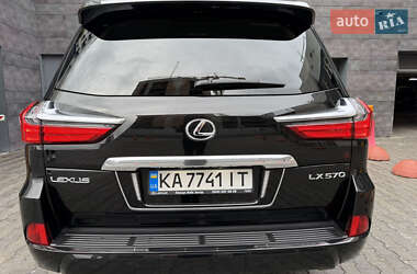 Позашляховик / Кросовер Lexus LX 2021 в 
