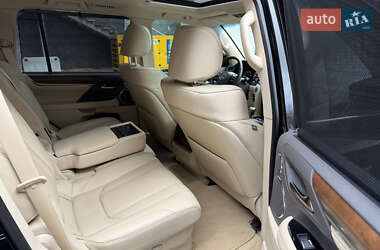 Позашляховик / Кросовер Lexus LX 2021 в 