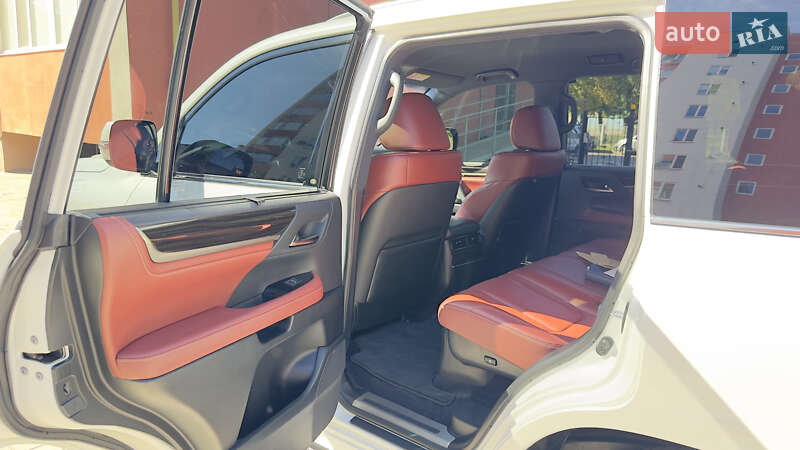 Внедорожник / Кроссовер Lexus LX 2017 в Кременчуге