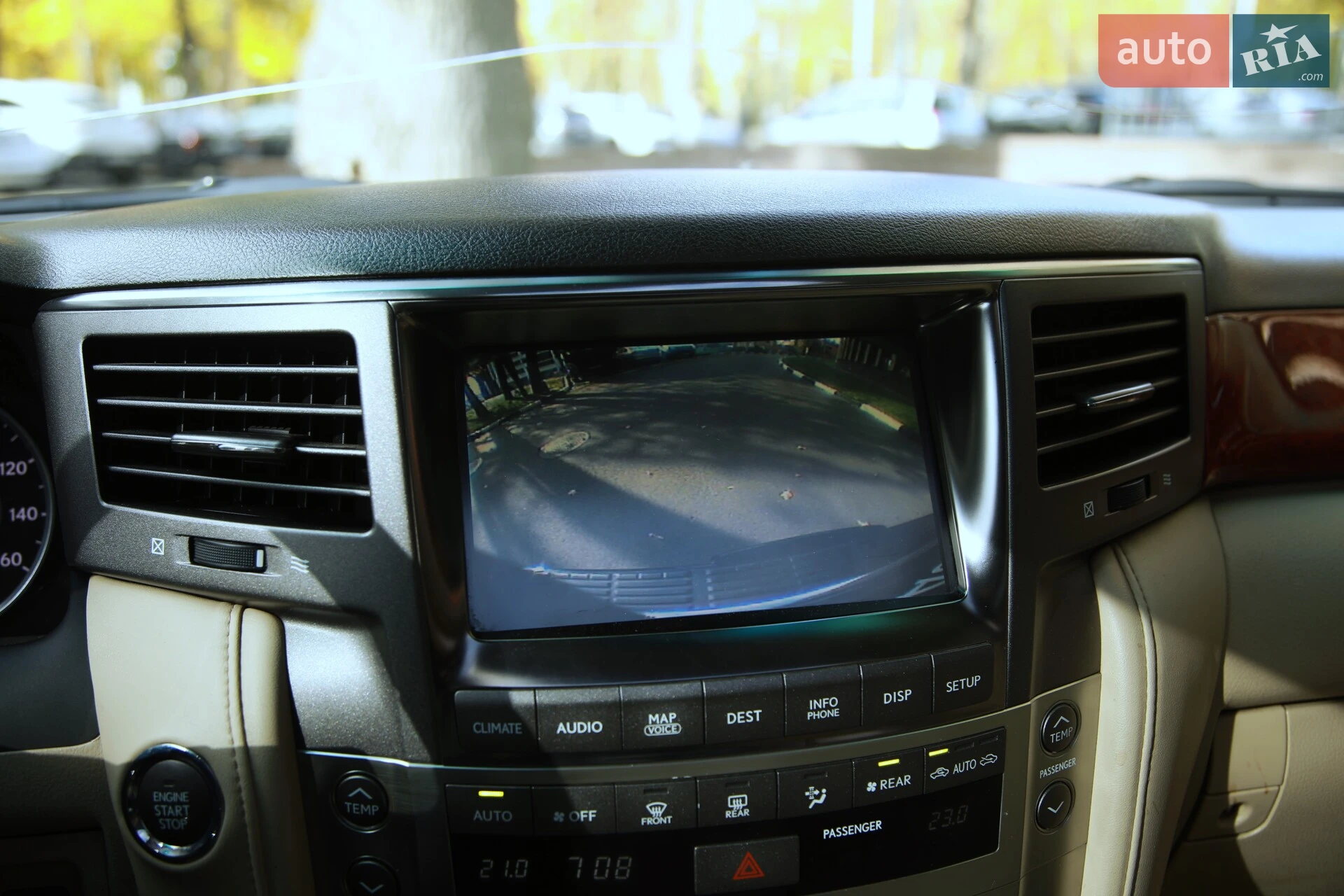 2010 Lexus LX - мініатюра 15