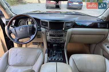 Внедорожник / Кроссовер Lexus LX 2010 в 